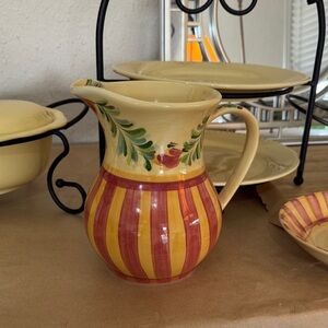 Like new Southern Living Gail Pittman Pottery Pitcher